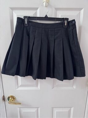 Forever 21 Black Pleated Skater Mini Skirt
